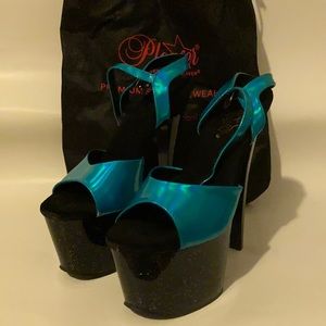 Women Pleaser Heels 7in